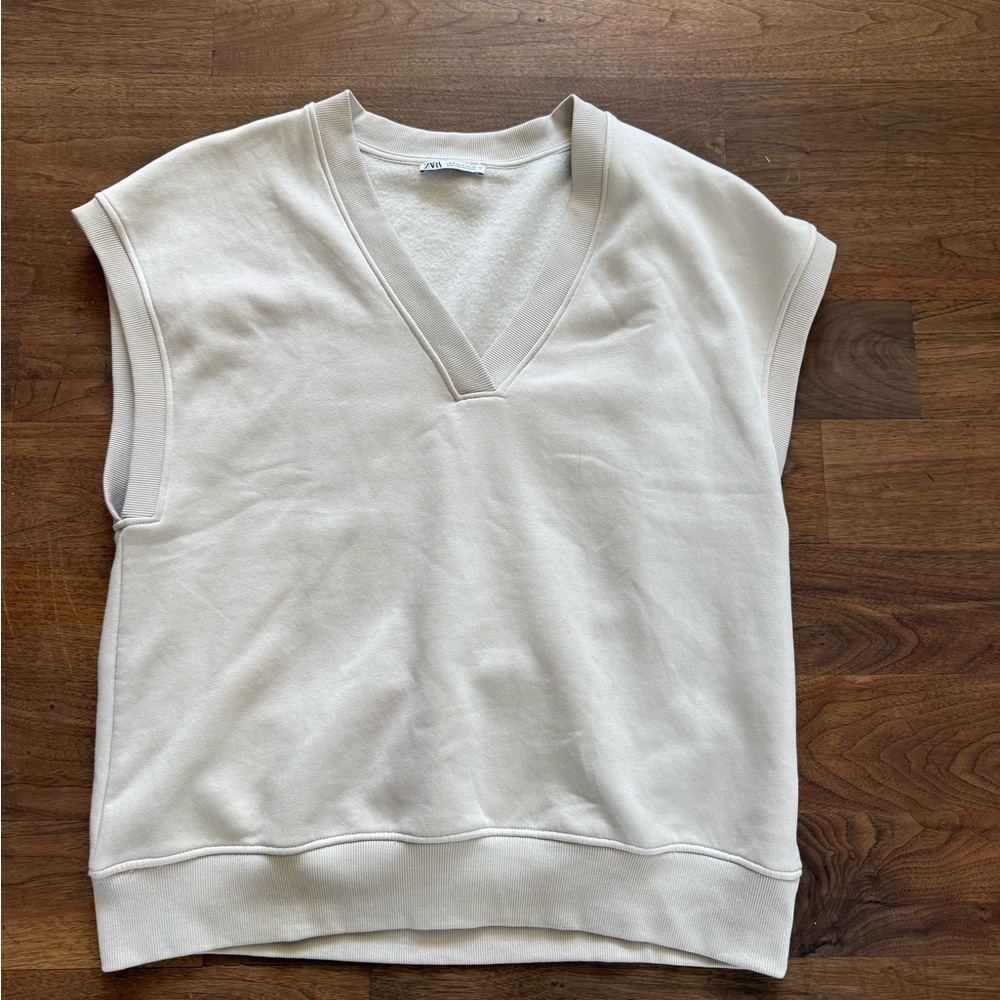 Zara Off-White Sleeveless V-Neck Top